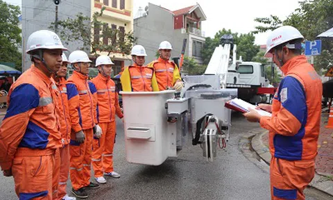 EVNNPC chính thức triển khai sữa chữa điện Hotline trên lưới 22kV