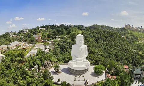 Chiêm ngưỡng hai tuyệt tác tâm linh trên những đỉnh thiêng của Việt Nam