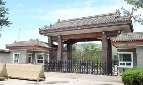 Trung Quốc: Chu Vĩnh Khang, Bạc Hy Lai làm gì trong "lồng hổ" Tần Thành?