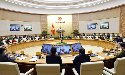 Loại ra khỏi bộ máy cán bộ tha hóa, biến chất, tiếp tay cho tội phạm và các hành vi vi phạm pháp luật