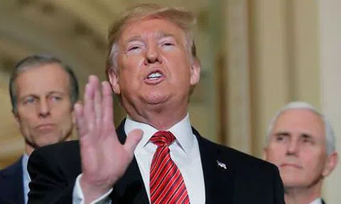 16 bang kiện ông Trump vì ban bố tình trạng khẩn cấp quốc gia