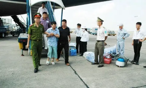 Lính hình sự và những cuộc di lý thót tim