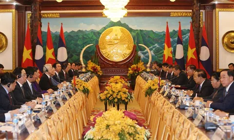 Tổng Bí thư, Chủ tịch nước Việt Nam-Lào hội đàm và chứng kiến ký kết 9 văn kiện