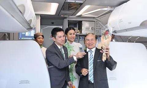 Những món quà bất ngờ trên chuyến bay đầu năm của Bamboo Airways