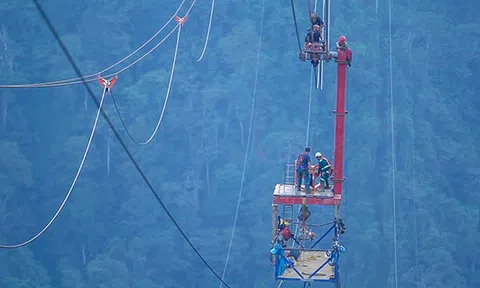 Tuyến cáp treo mẹ con và hành trình dị thường “bắc cầu” qua thung lũng Mường Hoa, Tây Bắc