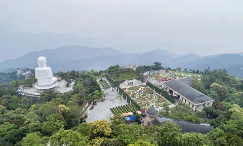 Một thập kỷ và câu chuyện cổ tích có thật trên đỉnh Bà Nà