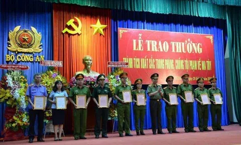 Bộ Công an trao thưởng cho 17 đơn vị sau chuyên án triệt phá hơn 1,1 tấn ma túy