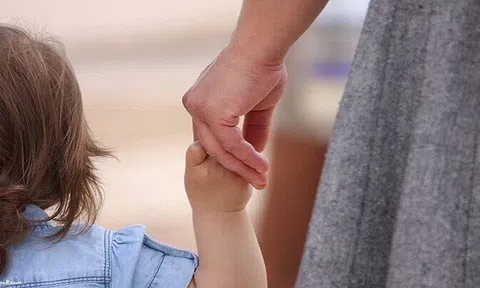 Ba trường hợp môi giới nuôi con nuôi sẽ bị xử lý tội mua bán người