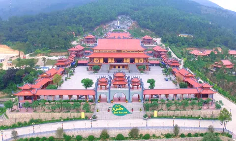 Chùa Ba Vàng "ngốn" hàng trăm tỷ chỉ trong 3 năm xây dựng