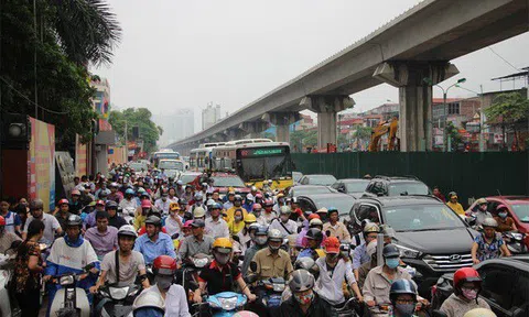 “Không cho đăng ký xe máy mới trong nội thành là vi phạm quyền dân sự”