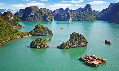 Không chỉ đẹp như tiên cảnh, Hạ Long còn thu phục du khách bởi những yếu tố hấp dẫn này