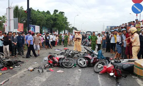 Tìm giải pháp ngăn chặn vấn nạn TNGT:   Nhìn từ chế tài pháp luật đối với lái xe và trách nhiệm người thực thi công vụ (?)