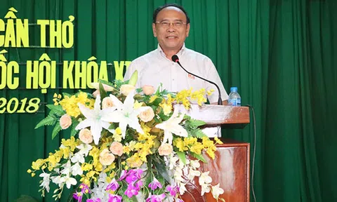 Chủ tịch Hội Luật gia Việt Nam tiếp xúc cử tri tại TP.Cần Thơ