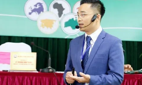 Tạm đình chỉ chức vụ Viện trưởng Viện Pháp luật kinh doanh và đầu tư Châu Âu đối với ông Lê Hoàng Anh Tuấn