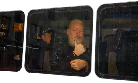 Ông chủ WikiLeaks đối mặt với nguy cơ bị dẫn độ vì cáo buộc hiếp dâm