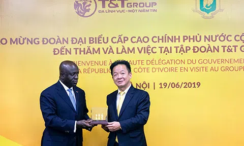Bộ trưởng Ngoại giao Cộng hòa Bờ Biển Ngà Marcel Amon đến  thăm và làm việc tại T&T Group