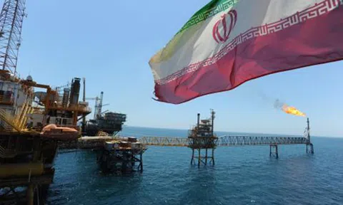 Mỹ tuyên bố trừng phạt bất cứ quốc gia nào nhập khẩu dầu của Iran