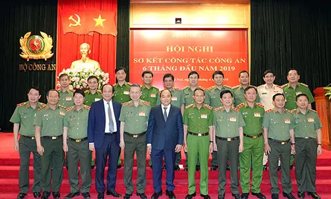 Thủ tướng: Phải làm giảm và tiếp tục đẩy lùi các loại tội phạm