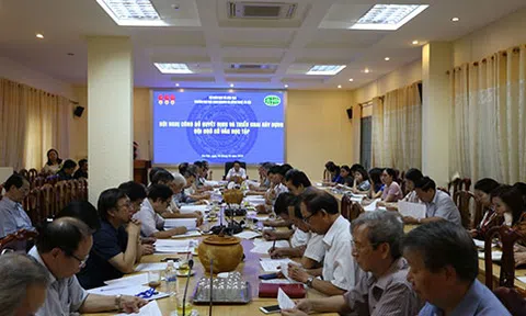 Công bố quyết định triển khai xây dựng đội ngũ cố vấn học tập tại Trường Đại học Kinh doanh và Công nghệ Hà Nội