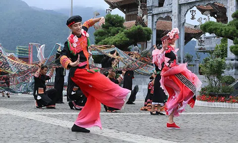 Show diễn "Vũ điệu trên mây" chinh phục khán giả ngay từ ngày đầu ra mắt