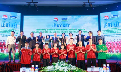 Vinamilk tài trợ chính cho các đội tuyển bóng đá Quốc gia vì một Việt Nam vươn cao
