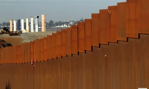 Tòa án Tối cao Hoa Kỳ cho phép Tổng thống Trump sử dụng 2,5 tỷ đô la làm bức tường biên giới