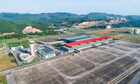 Hành trình khám phá Quảng Ninh đẹp lạ từ sân bay Vân Đồn