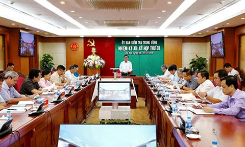 Uỷ ban Kiểm tra Trung ương xem xét, thi hành kỷ luật một số tập thể, cá nhân