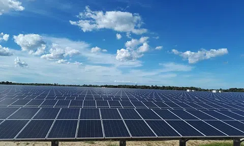 Giá mua điện mặt trời: Bộ Công thương nên giữ nguyên, chia theo nhiều vùng bức xạ như trước đây