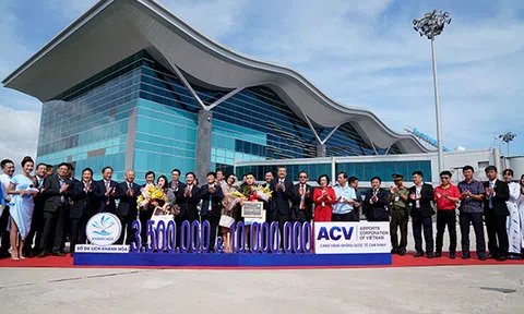 Vietjet cùng Khánh Hòa chào đón vị khách thứ 10 triệu của năm 2019