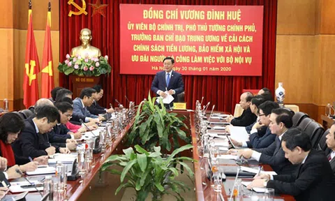 Trình Bộ Chính trị xem xét, quyết định đề án tiền lương mới trong 2020