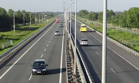 Những chính sách mới ảnh hưởng đến hoạt động môi trường và kinh doanh BĐS, vận tải, thanh toán mới…