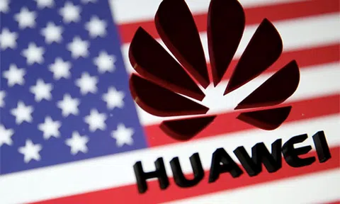 Tổng thống Trump ký luật cấm nhà mạng dùng thiết bị Huawei