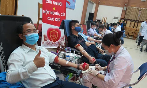 Công đoàn Cơ quan BHXH Việt Nam: Tổ chức chương trình hiến máu tình nguyện -  “Hiến máu an toàn - đừng ngại Covid”