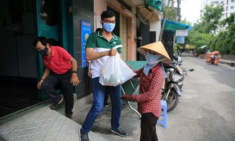 Có nên miễn thuế giá trị gia tăng lúc này?