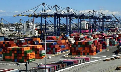 Chính quyền Trump tạm dừng một số mức thuế trong 90 ngày để ứng phó Covid-19