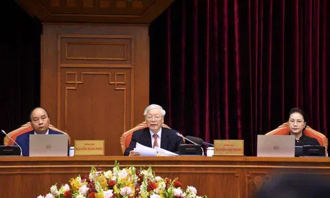 Kiên quyết chống mọi biểu hiện của chủ nghĩa cá nhân, cơ hội, cục bộ, bè phái, “lợi ích nhóm”, chạy chức, chạy quyền…
