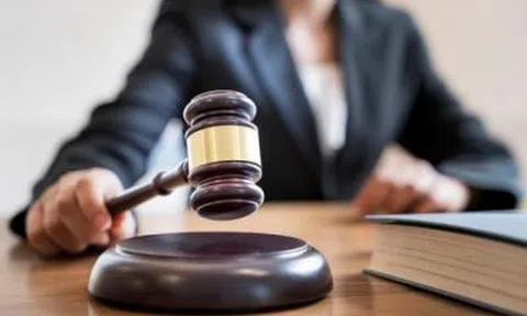 Lập 69 tài khoản để thao túng thị trường, một cựu chủ tịch bị phạt tù 18 tháng