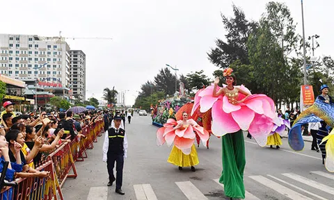 Carnival đường phố mở màn ấn tượng cho Lễ hội Du lịch biển Sầm Sơn 2020