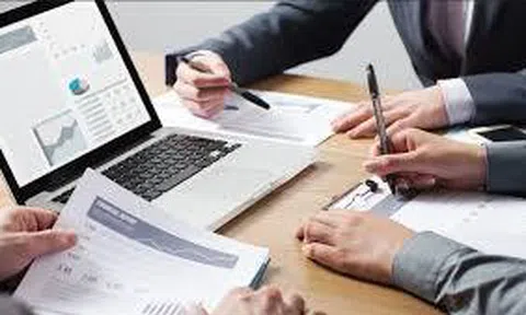 Quy định về việc xử phạt gian lận trong công bố thông tin tài chính của các doanh nghiệp trong pháp luật các nước, đối chiếu với Việt Nam
