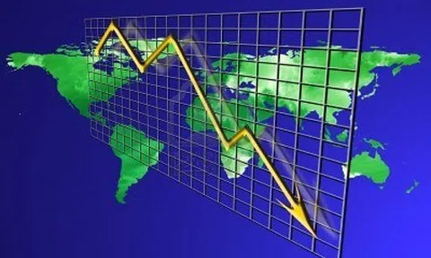IMF cắt giảm dự báo tăng trưởng toàn cầu, cảnh báo nợ công tăng cao