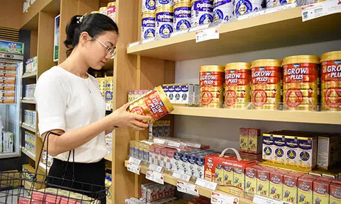 Vinamilk ra mắt sản phẩm tạo đột phá: sữa bột trẻ em có bổ sung tổ yến