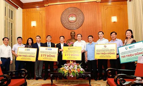 Các doanh nghiệp đầu tiên ủng hộ cho cuộc chiến chống COVID-19 tại miền Trung
