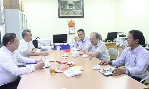 Ngày 24/6/2020, diễn ra Buổi lễ tách và thành lập chi bộ mới của chi bộ Truyền thông, Tạp chí  tại Trường Đại học Kinh doanh và Công nghệ Hà Nội.