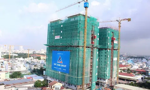 Nhà đầu tư phản ứng tiêu cực, cổ phiếu Đất Xanh bị bán mạnh còn 9.300 đồng