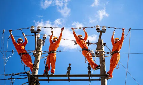 Dân than phiền giá điện: EVN đang kinh doanh thế nào?