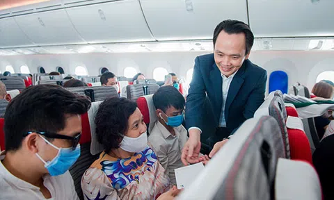 Chủ tịch Bamboo Airways xuất hiện trên khoang tặng quà hành khách trước thềm Quốc khánh 2/9