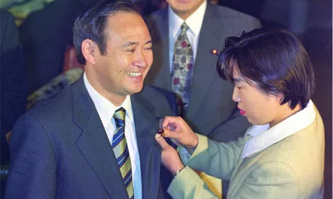 Câu chuyện về Thủ tướng Nhật Suga Yoshihide và những nỗ lực bền bỉ: "Bất kể đông khắc nghiệt thế nào, xuân sẽ đến và tuyết sẽ tan"