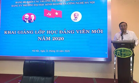 Khai giảng lớp bồi dưỡng lý luận chính trị cho Đảng viên mới năm 2020