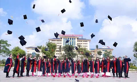 Trường Đại học Kinh doanh và Công nghệ Hà Nội tiếp tục xét tuyển một số ngành: Quản lý nhà nước, Quản lý tài nguyên và môi trường, Công nghệ kỹ thuật môi trường, Kỹ thuật xây dựng, Kiến trúc, Ngôn ngữ Nga - Hàn